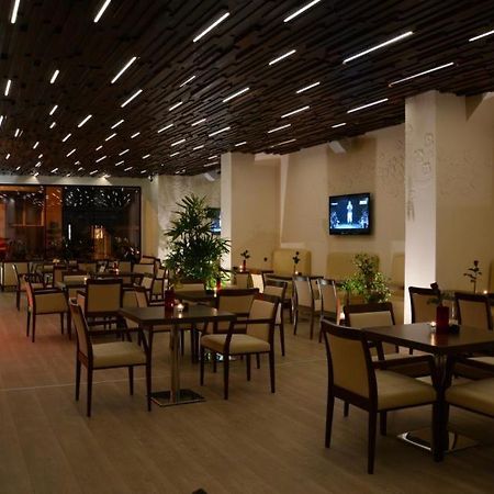 Zenti Plaza Hotel Дробета-Турну-Северин Екстер'єр фото