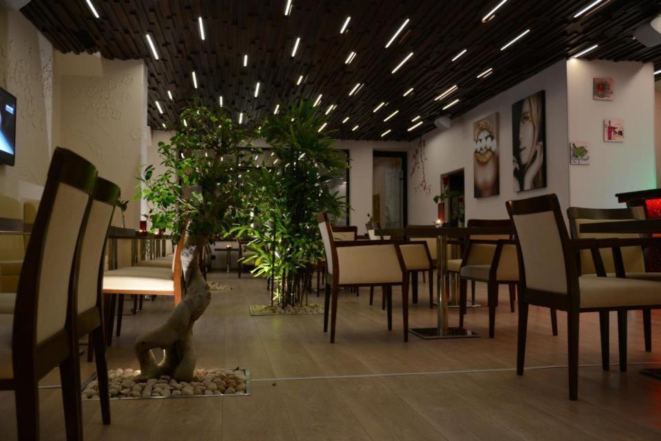 Zenti Plaza Hotel Дробета-Турну-Северин Екстер'єр фото