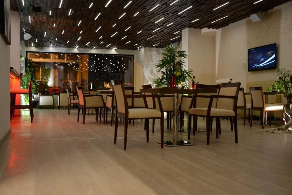Zenti Plaza Hotel Дробета-Турну-Северин Екстер'єр фото