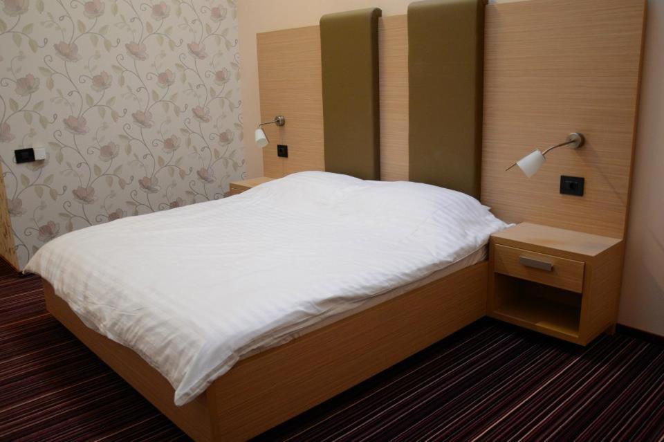 Zenti Plaza Hotel Дробета-Турну-Северин Екстер'єр фото